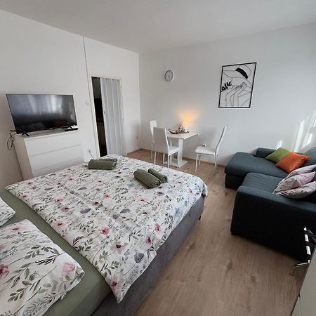 App Karla Apartment Pula Exterior foto